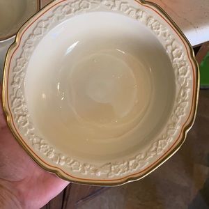 Crown ducal England bowls (4)